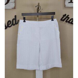 Size 8 Apt.9 Stretch Ava Shorts
